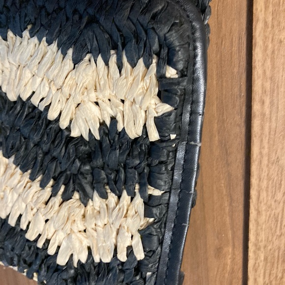 Shiraleah Woven Jute Chevron Clutch Wristlet, EUC - Picture 9 of 15